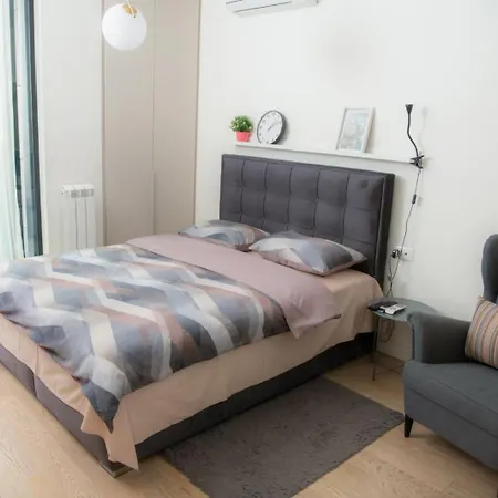 Waterfront Metropolitan 2 *